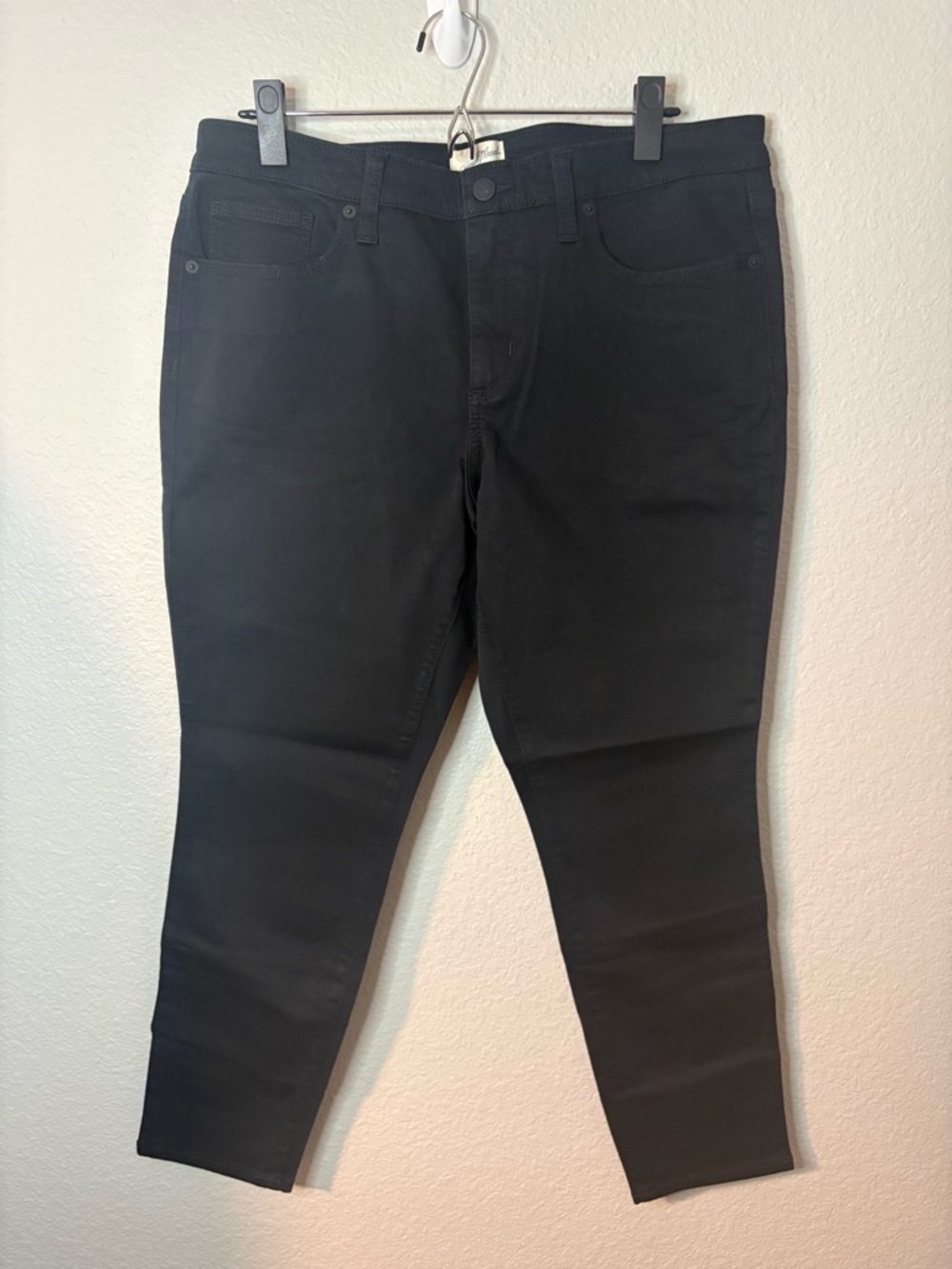 Women’s Mid-Rise Black Skinny Jeans